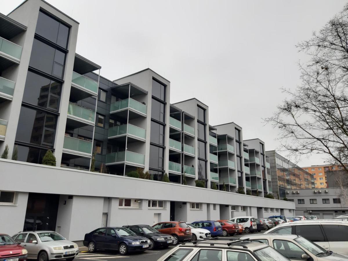 Prague Apartment In Most Near Golf Club, Aqua-Hipo-Autodrom In Most Kültér fotó
